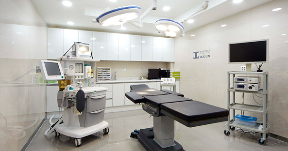 ジェイジュン形成外科 - 写真 8