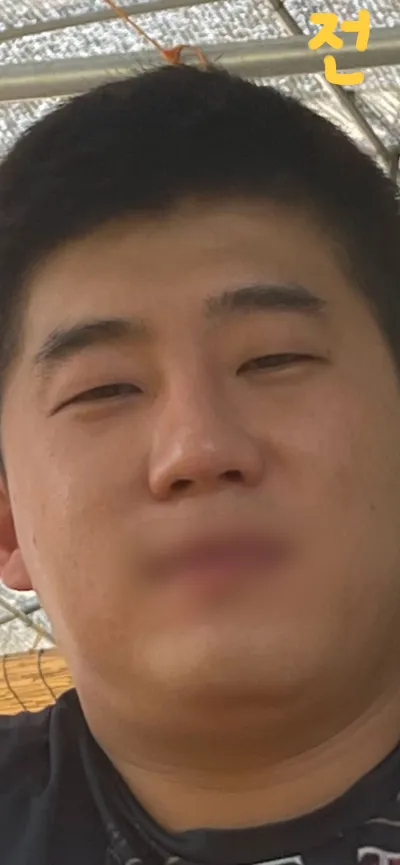 年齢は30代前半です。