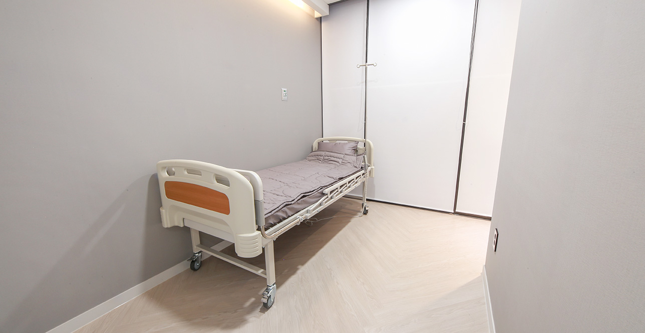 ユーバース美容外科医院 - 写真 16