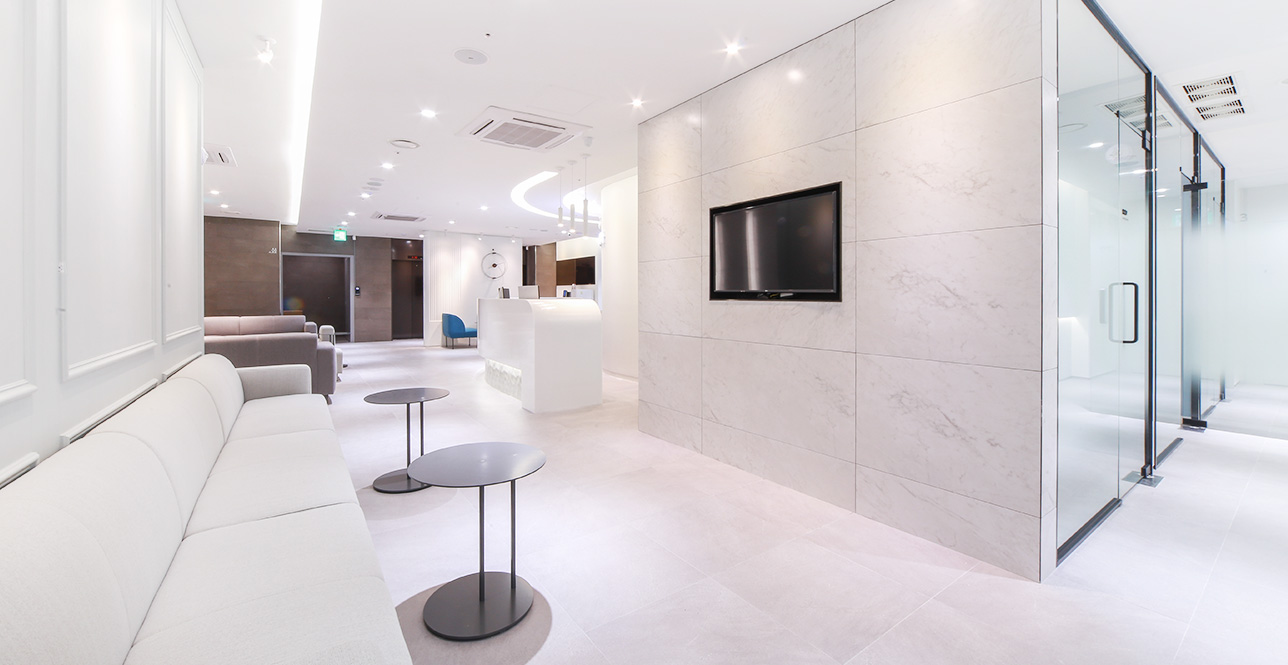 ユーバース美容外科医院 - 写真 4